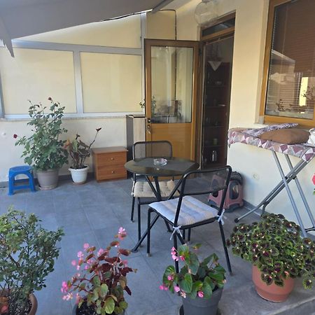 Saranda Beach Apartment Екстериор снимка