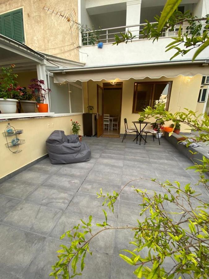 Saranda Beach Apartment Екстериор снимка
