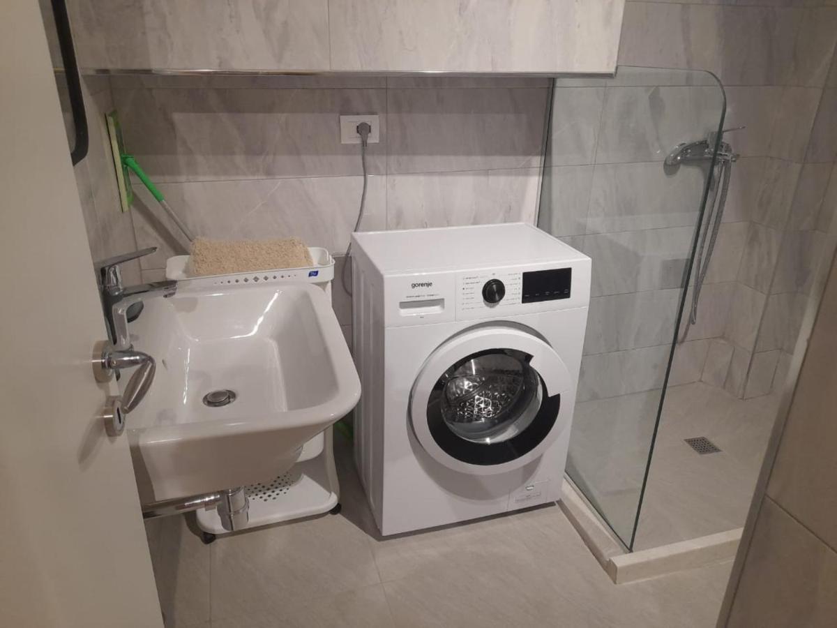 Saranda Beach Apartment Екстериор снимка