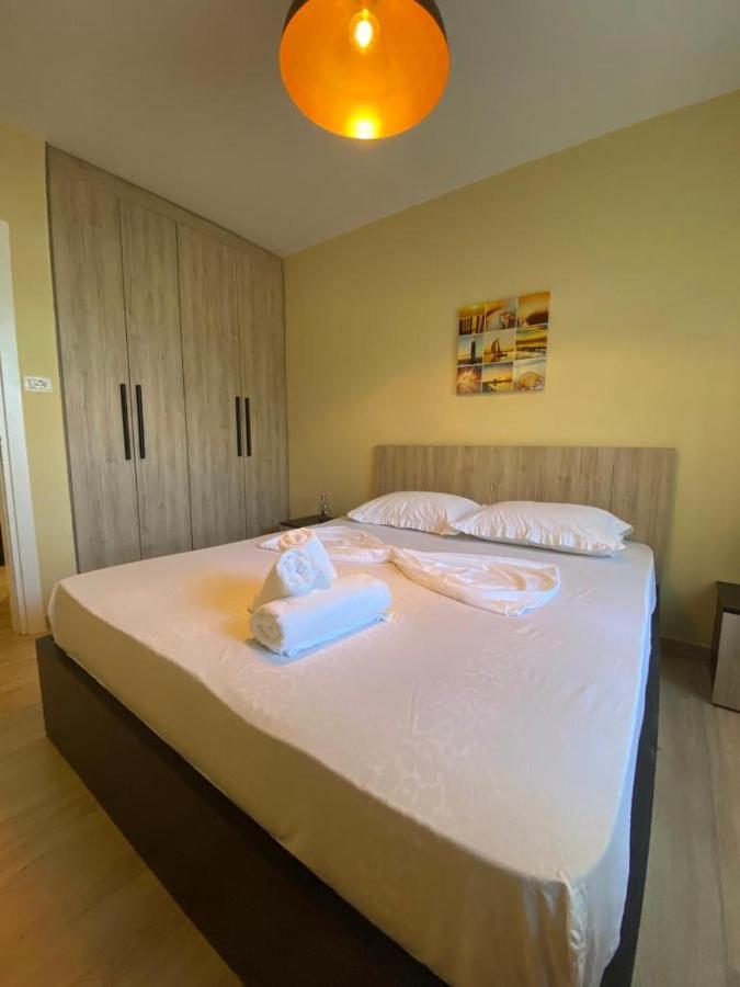 Saranda Beach Apartment Екстериор снимка
