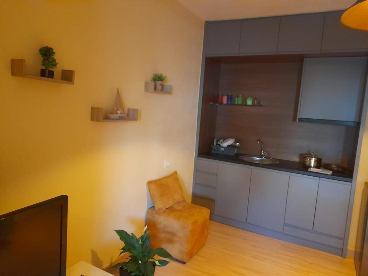 Saranda Beach Apartment Екстериор снимка